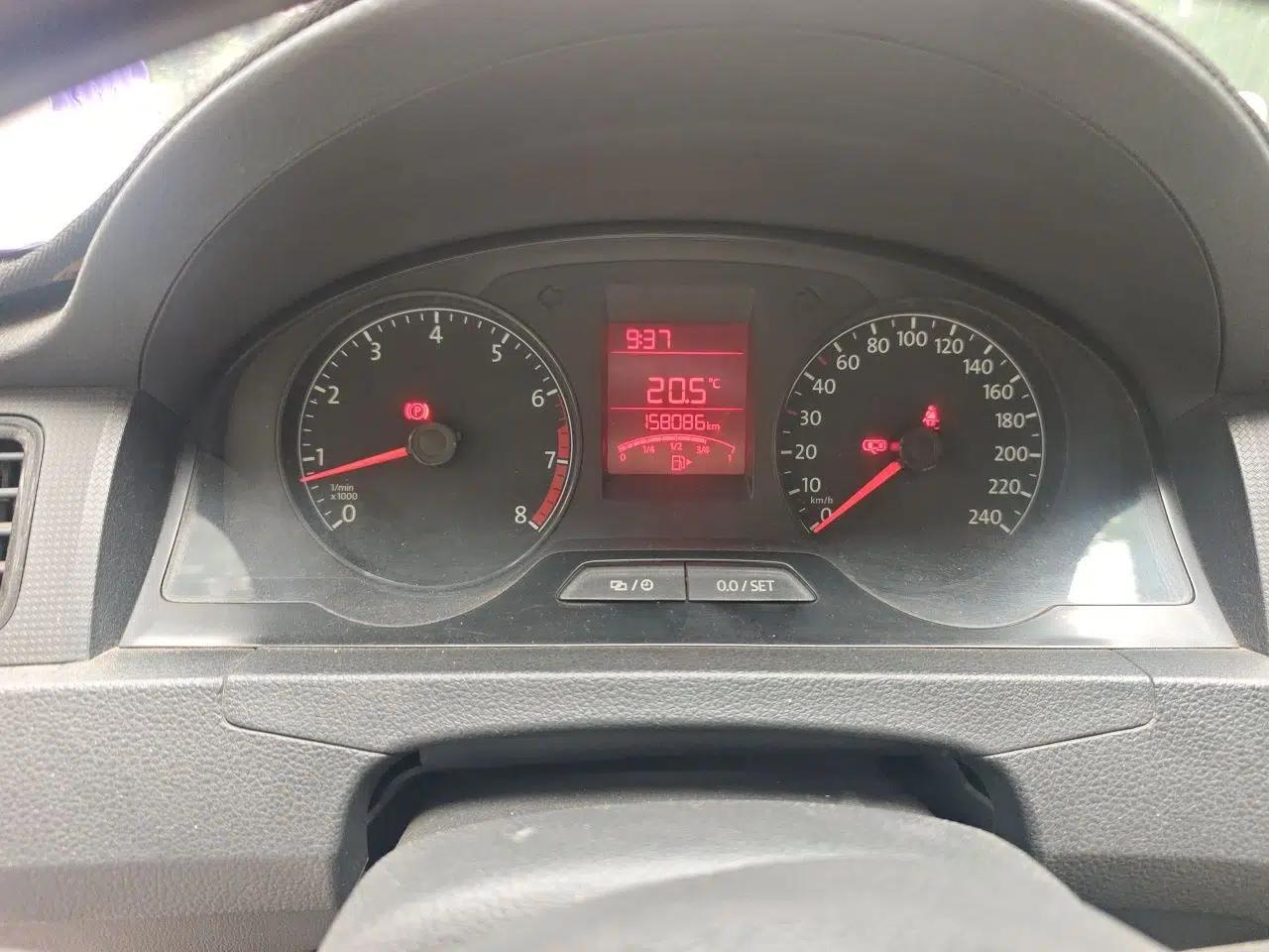 Volkswagen Santana 2015 1.4L Manual Fashion Edition — миниатюра 12