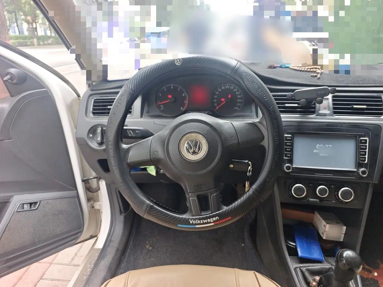 Volkswagen Santana 2015 1.4L Manual Fashion Edition — миниатюра 10