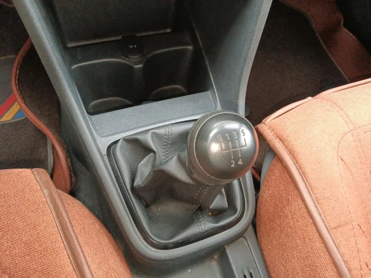 Volkswagen Santana 2015 1.4L Manual Fashion Edition — миниатюра 14