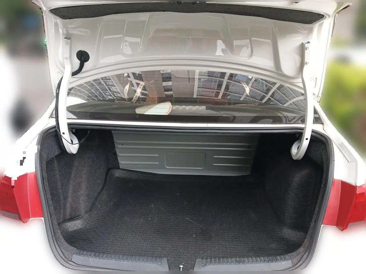 Volkswagen Santana 2015 1.4L Manual Fashion Edition — миниатюра 19