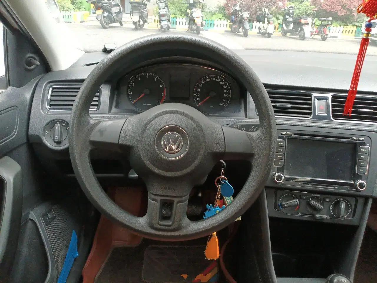 Volkswagen Santana 2015 1.4L Manual Fashion Edition — миниатюра 10