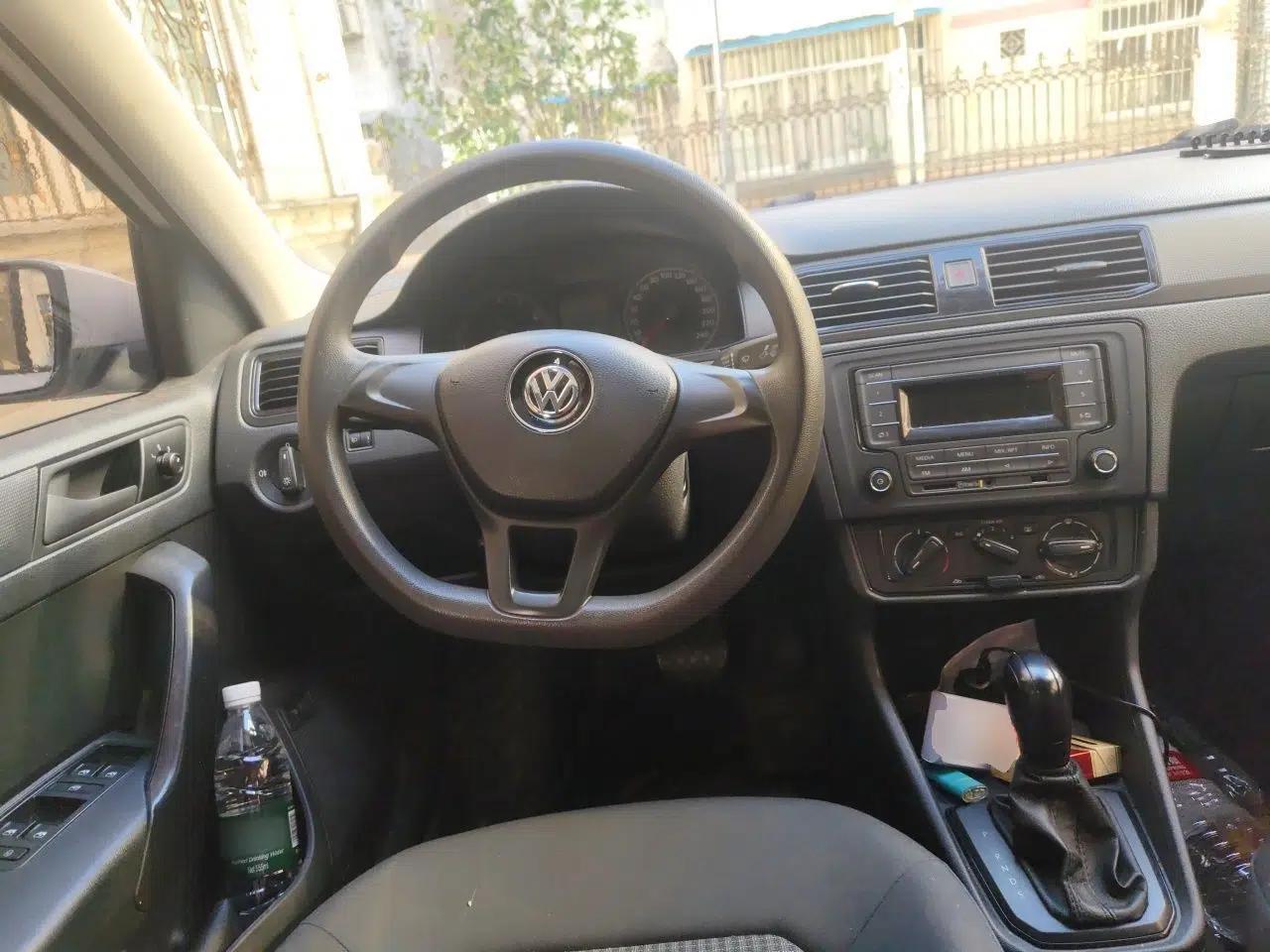 Volkswagen Santana 2016 1.6L Automatic Fashion Edition — миниатюра 10