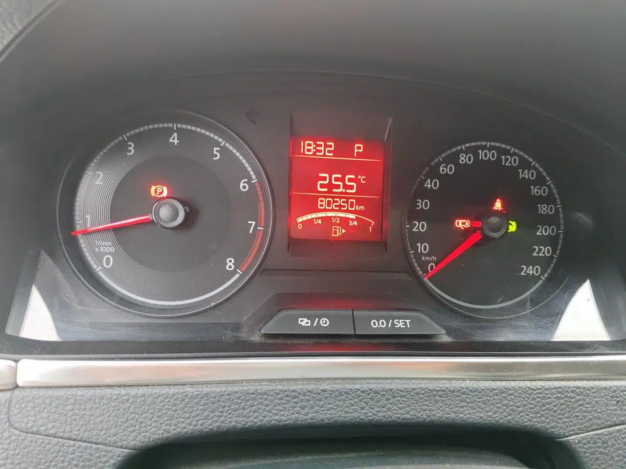 Volkswagen Santana 2018 1.5L Automatic Fashion Edition — миниатюра 11