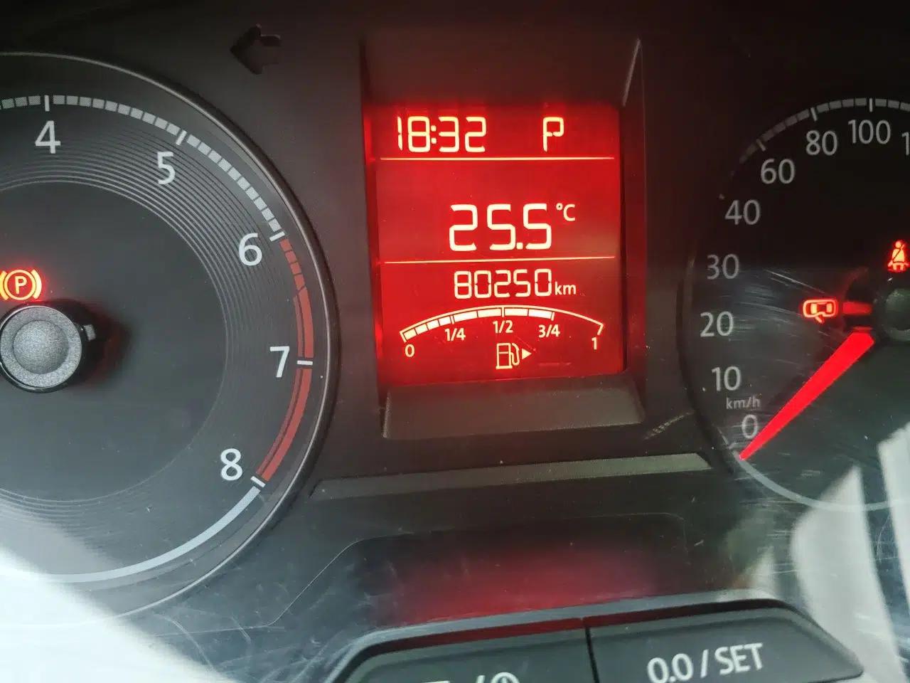 Volkswagen Santana 2018 1.5L Automatic Fashion Edition — миниатюра 12