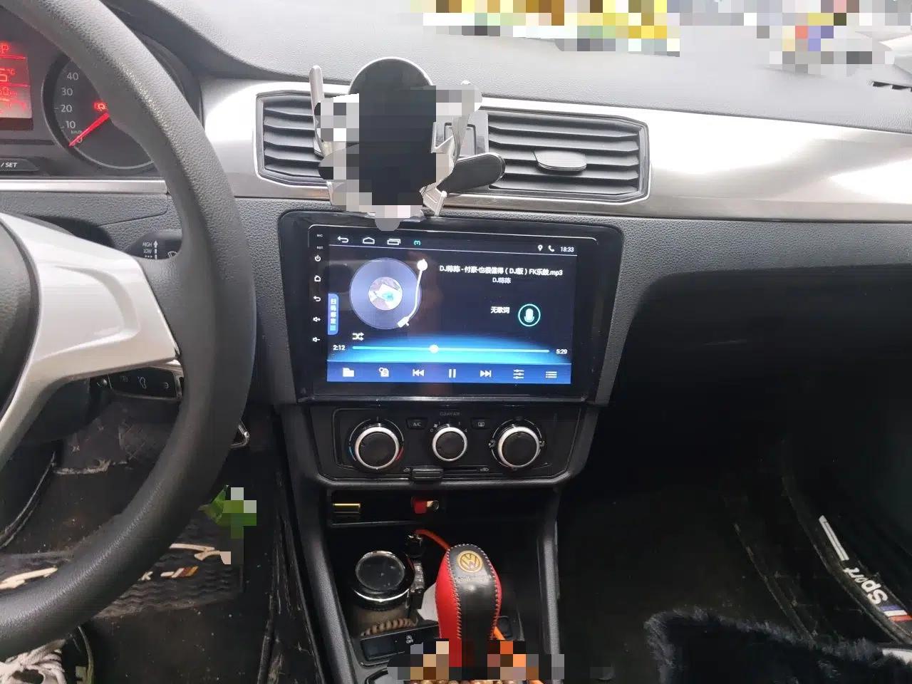 Volkswagen Santana 2018 1.5L Automatic Fashion Edition — миниатюра 13