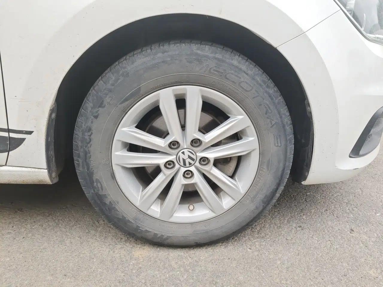 Volkswagen Santana 2018 1.5L Automatic Fashion Edition — миниатюра 8