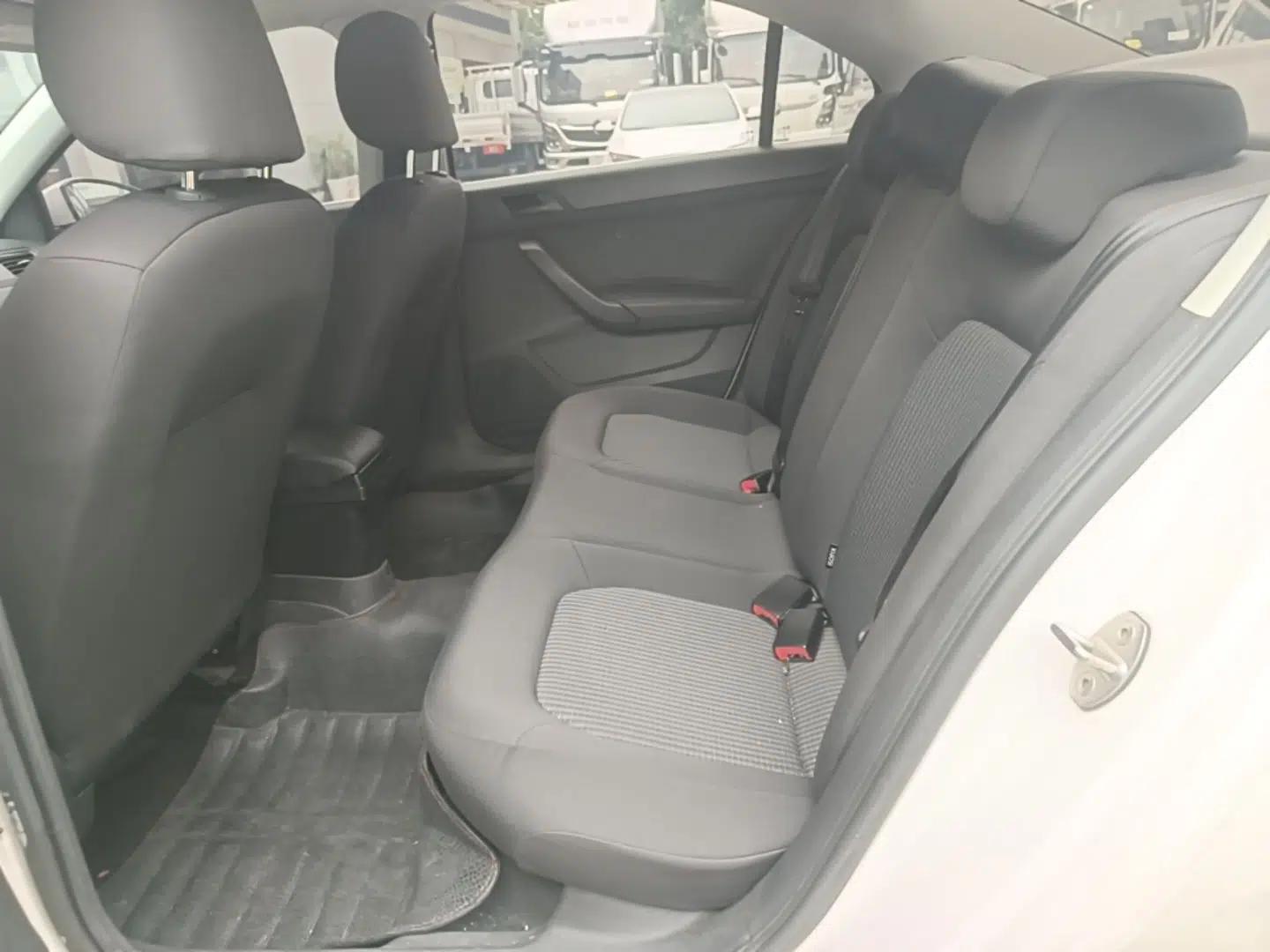 Volkswagen Santana 2017 Haval H6 1.6L Automatic Fashion Edition — миниатюра 20