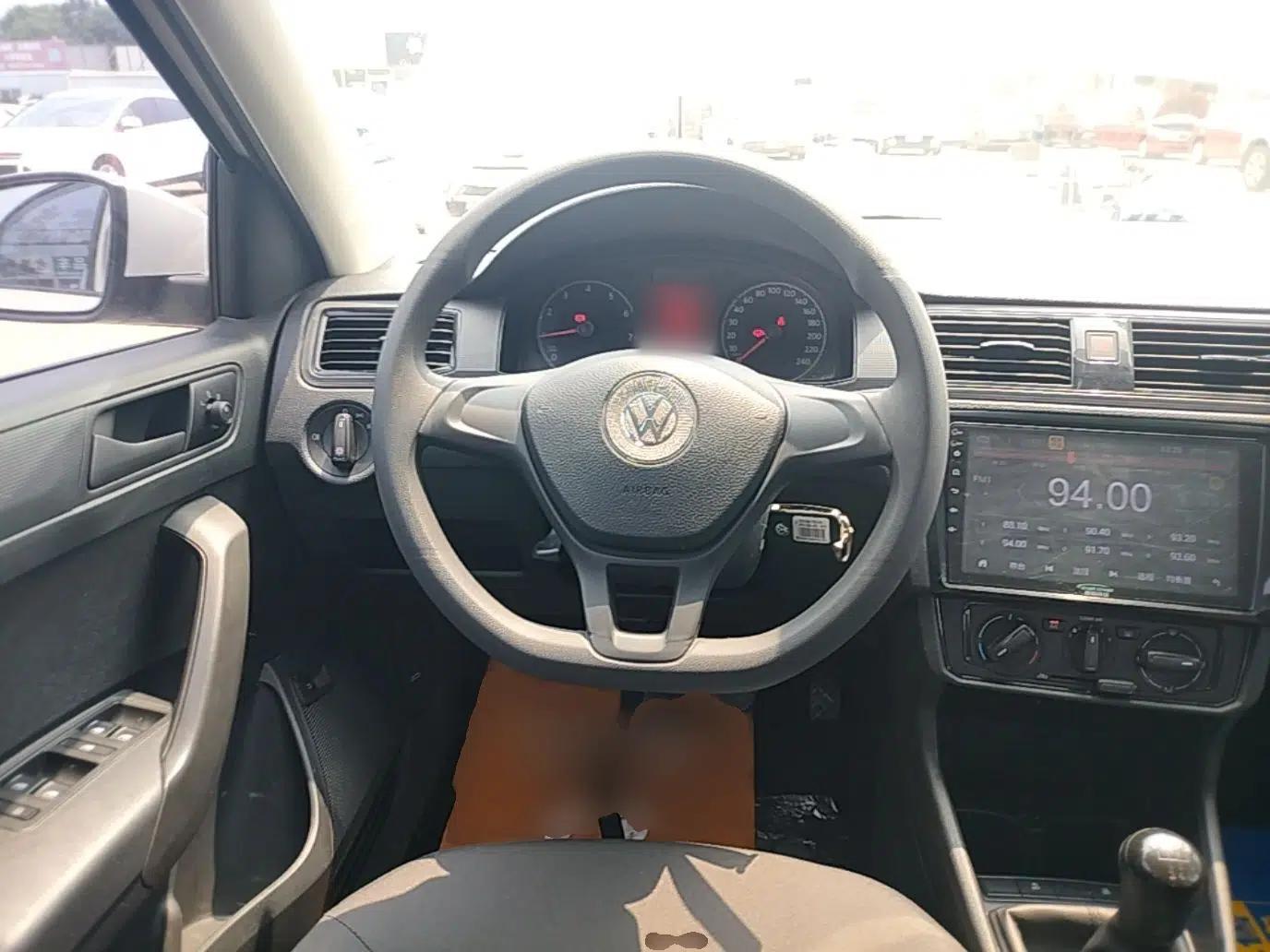 Volkswagen Santana 2021 1.5L Manual Fashion Edition — миниатюра 13