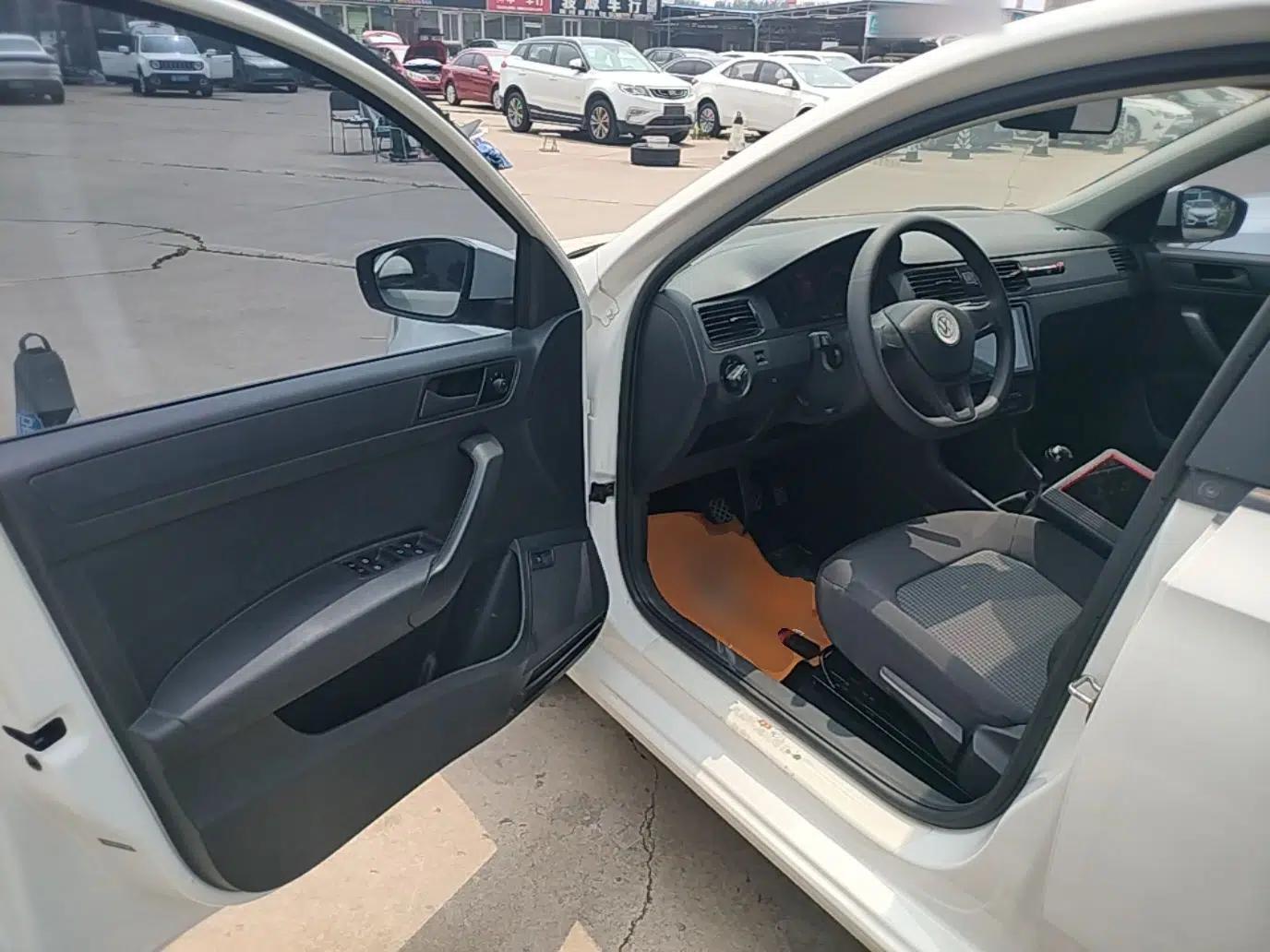 Volkswagen Santana 2021 1.5L Manual Fashion Edition — миниатюра 18