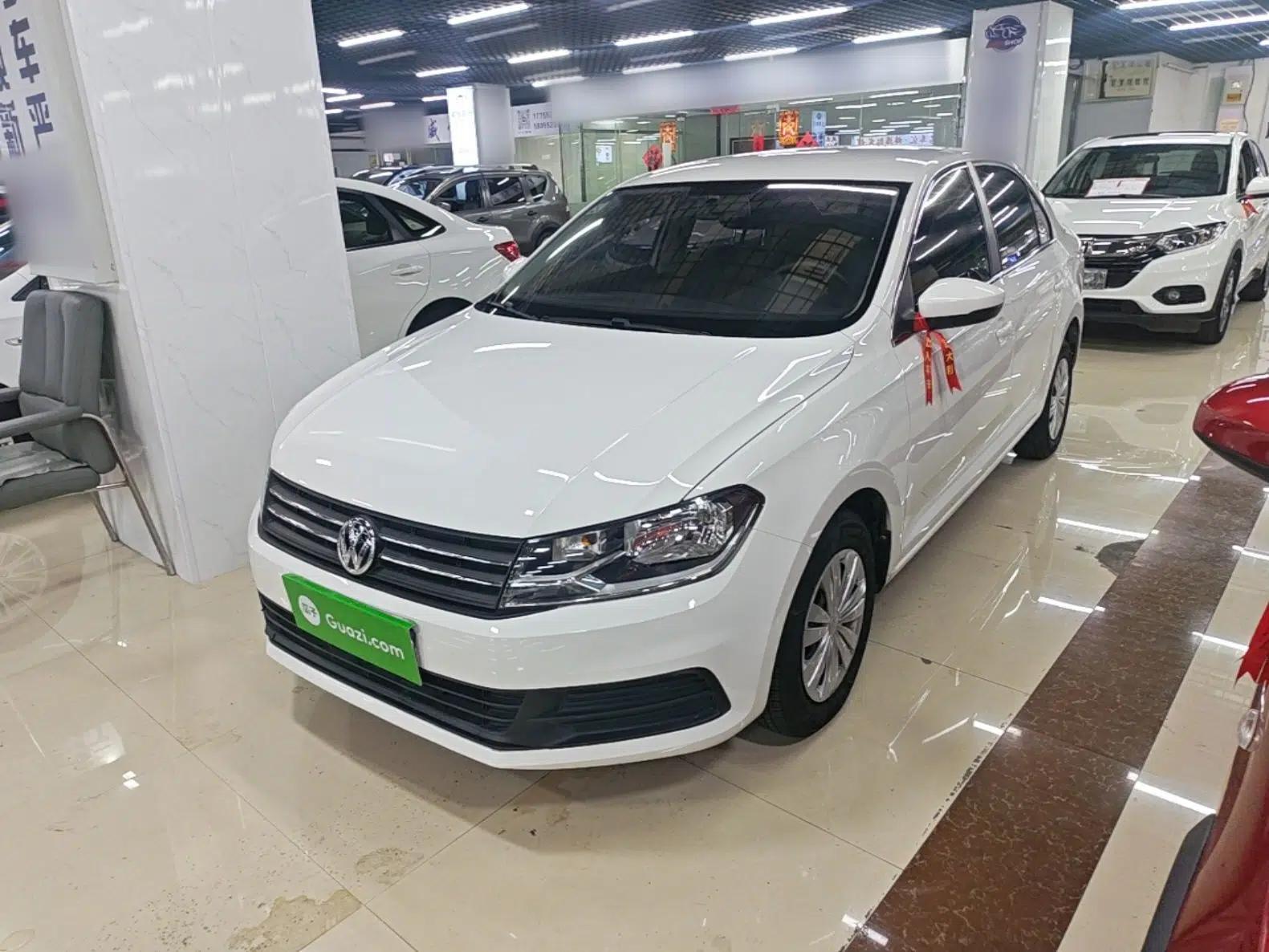 Volkswagen Santana 2016 1.6L Automatic Fashion Edition — миниатюра 1