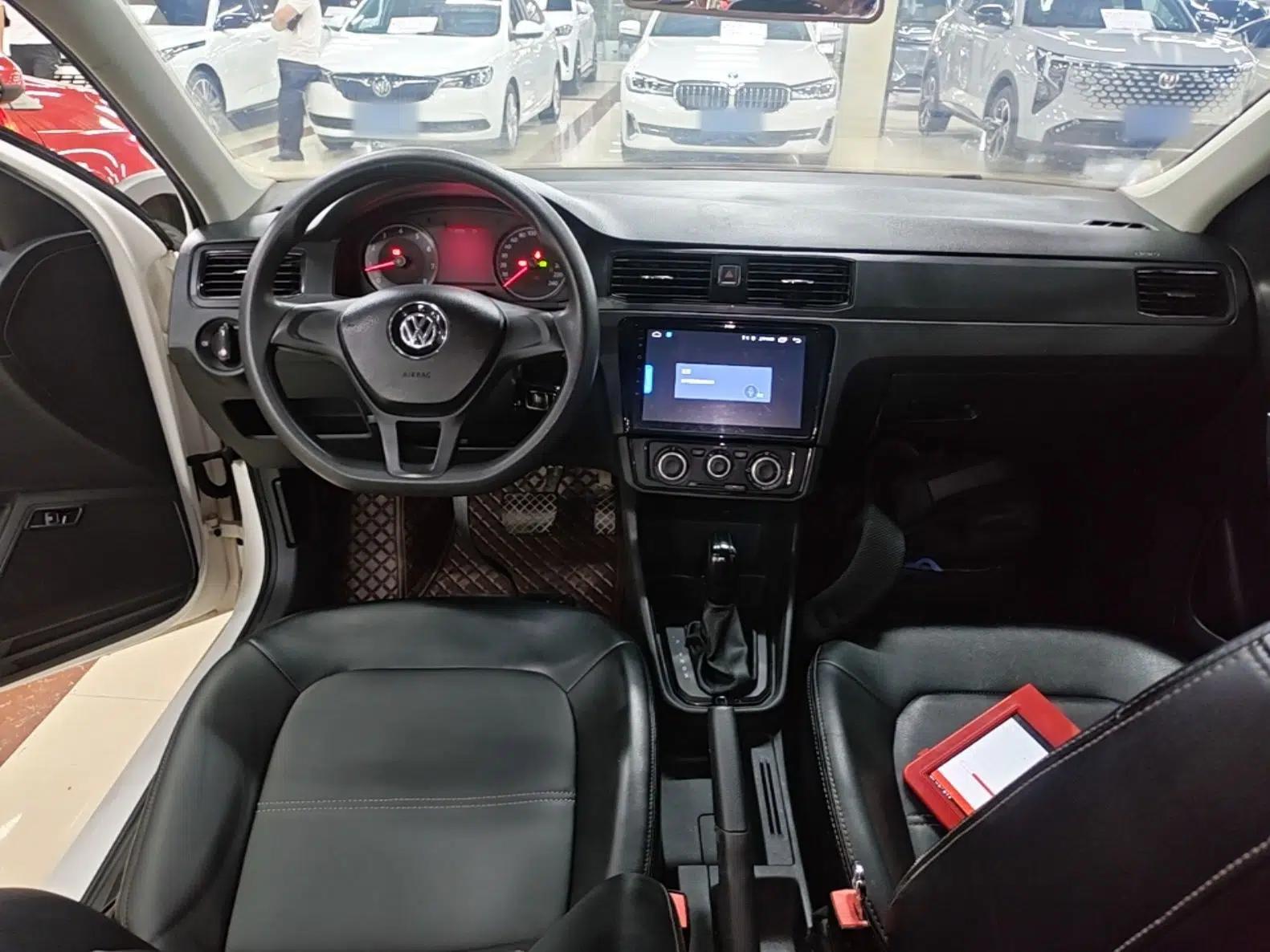 Volkswagen Santana 2016 1.6L Automatic Fashion Edition — миниатюра 12