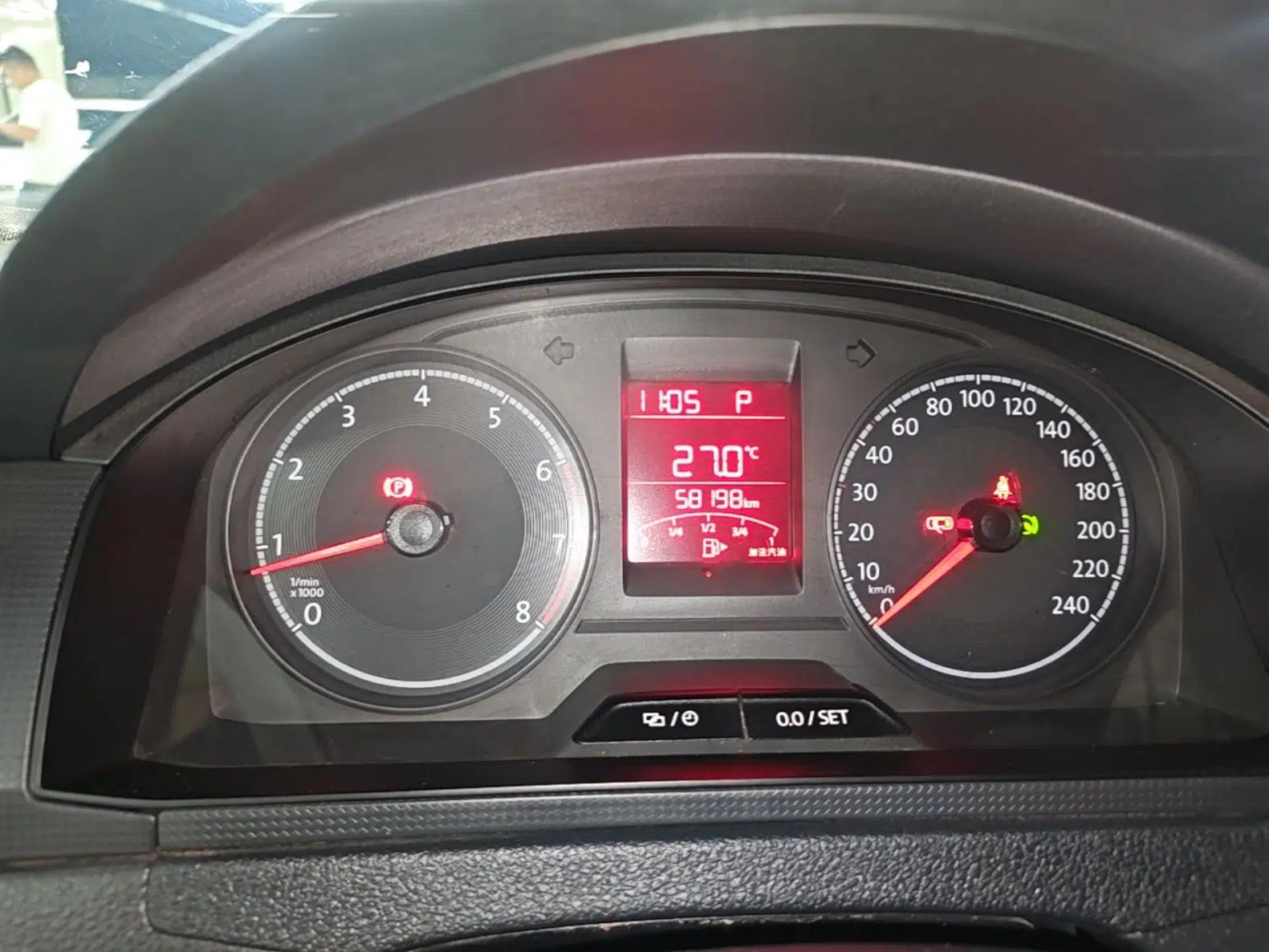 Volkswagen Santana 2016 1.6L Automatic Fashion Edition — миниатюра 14