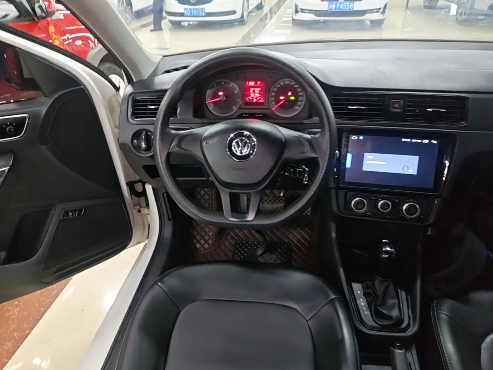 Volkswagen Santana 2016 1.6L Automatic Fashion Edition — миниатюра 15