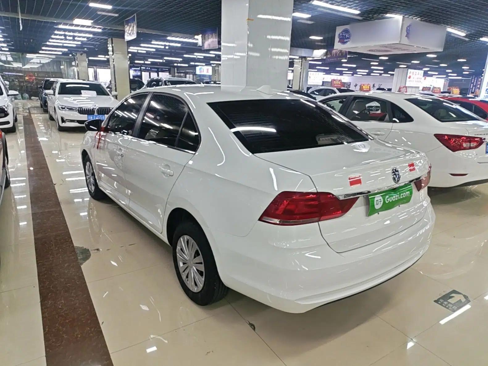 Volkswagen Santana 2016 1.6L Automatic Fashion Edition — миниатюра 4