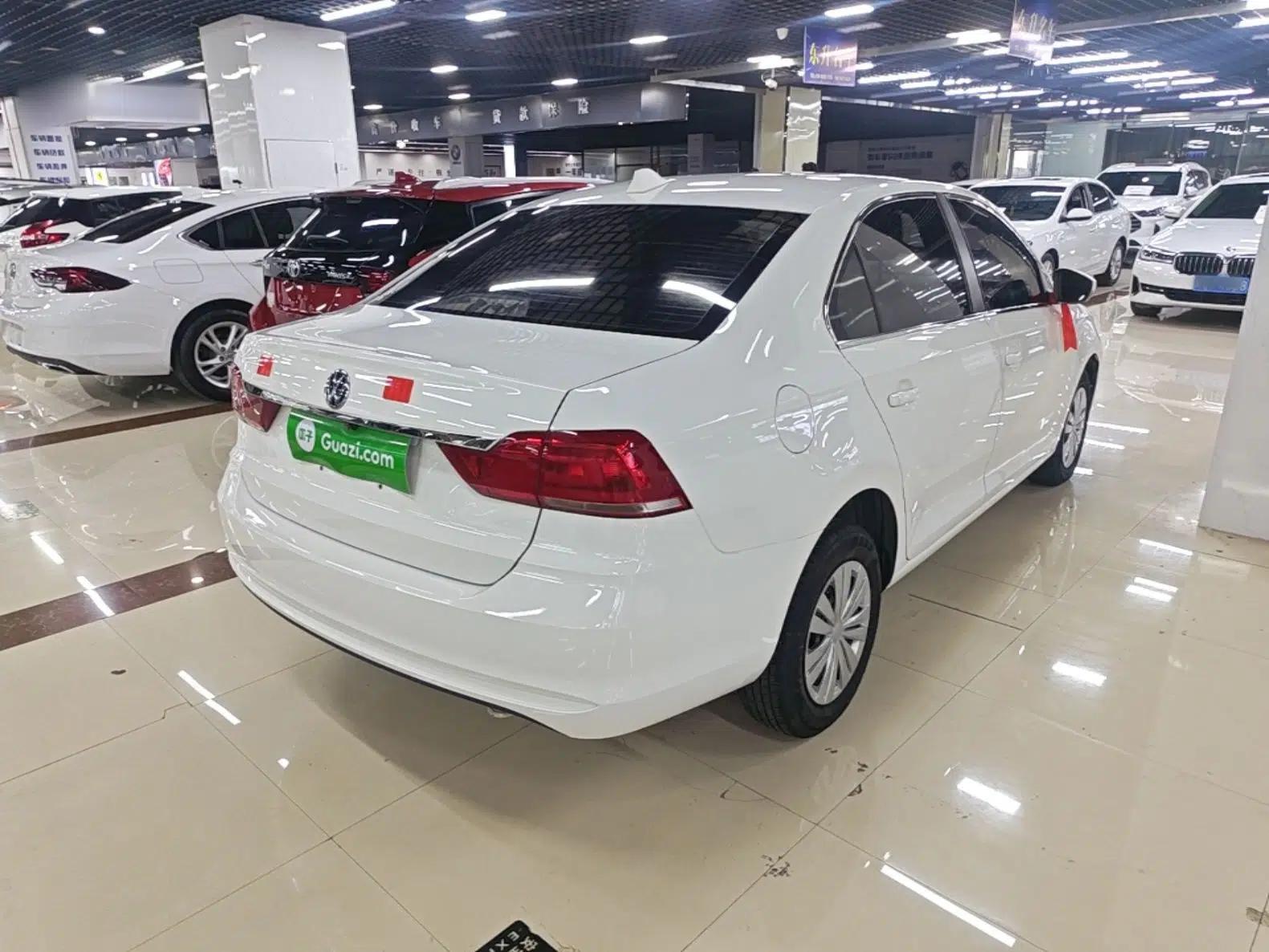 Volkswagen Santana 2016 1.6L Automatic Fashion Edition — миниатюра 6