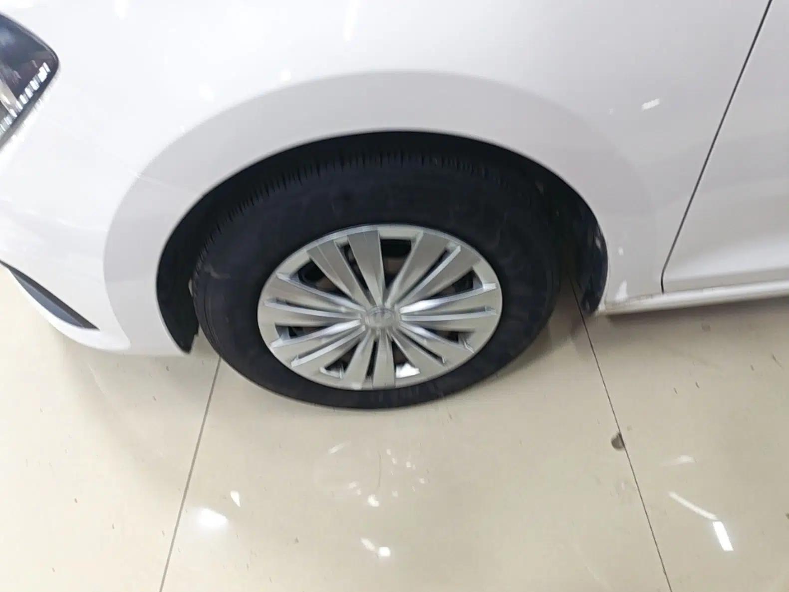 Volkswagen Santana 2016 1.6L Automatic Fashion Edition — миниатюра 10