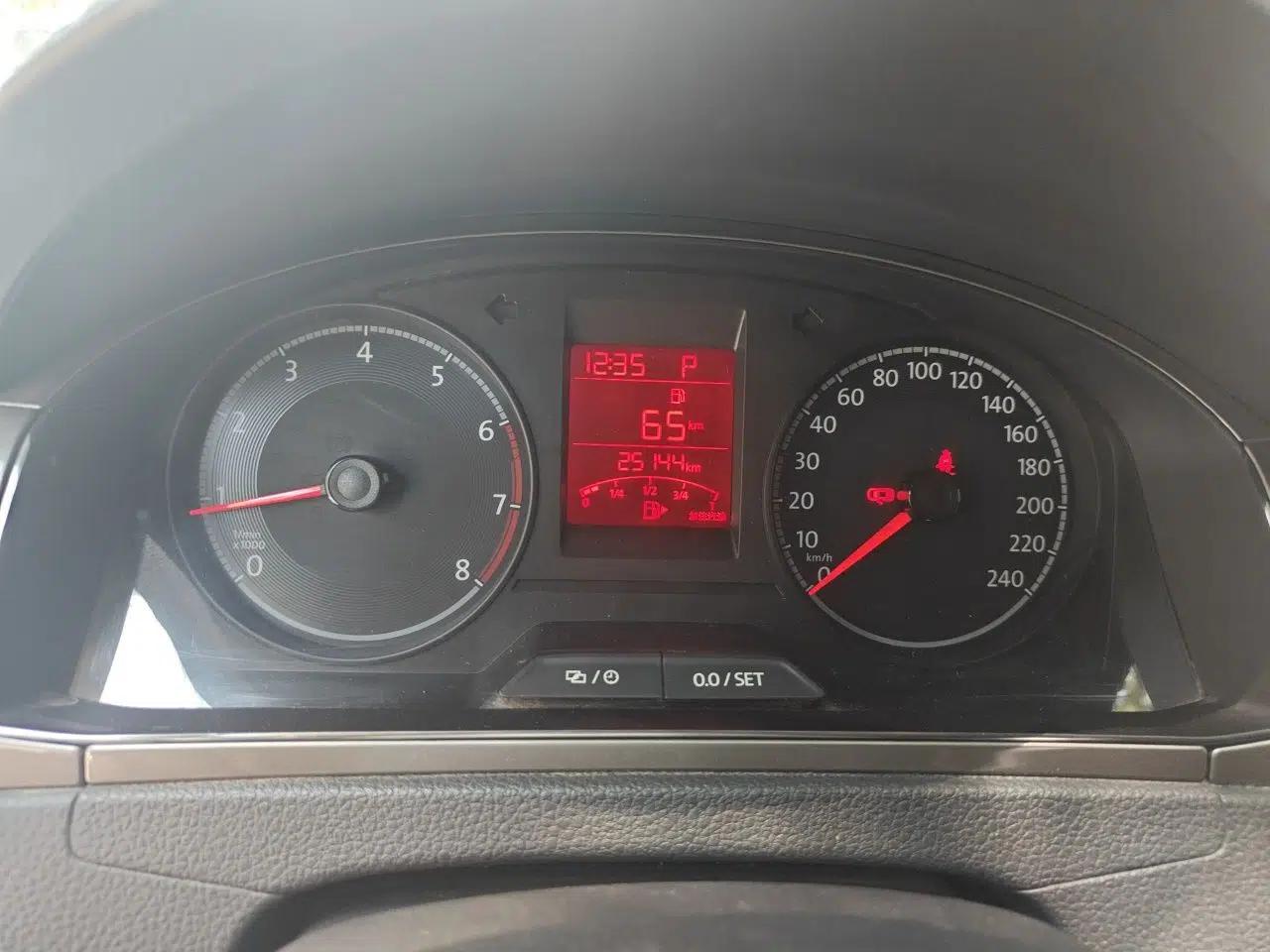 Volkswagen Santana 2019 1.5L Automatic Comfort Edition China VI Standard — миниатюра 11