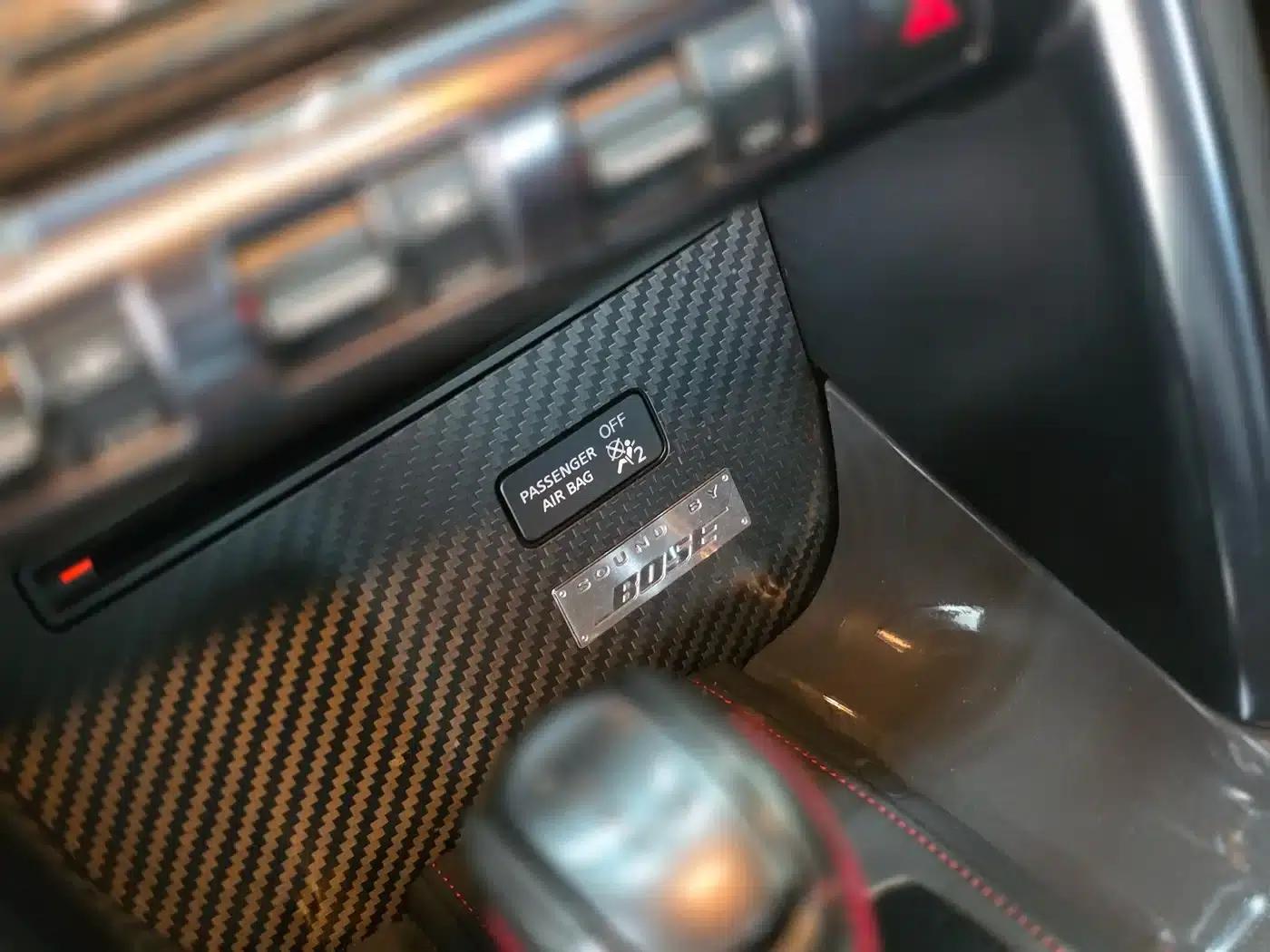 2012 Nissan GT-R 3.8T US Spec — миниатюра 13