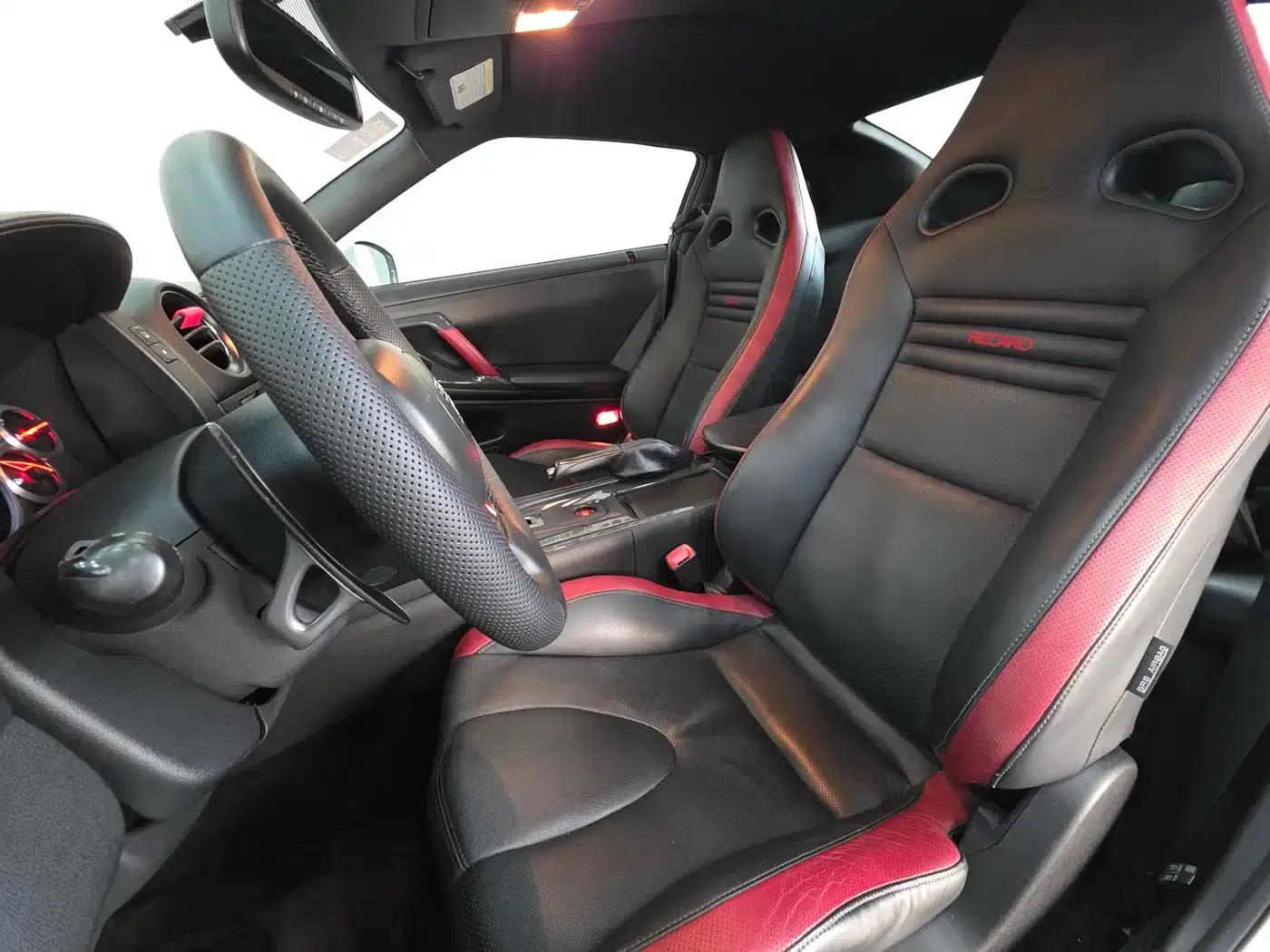 2012 Nissan GT-R 3.8T US Spec — миниатюра 19