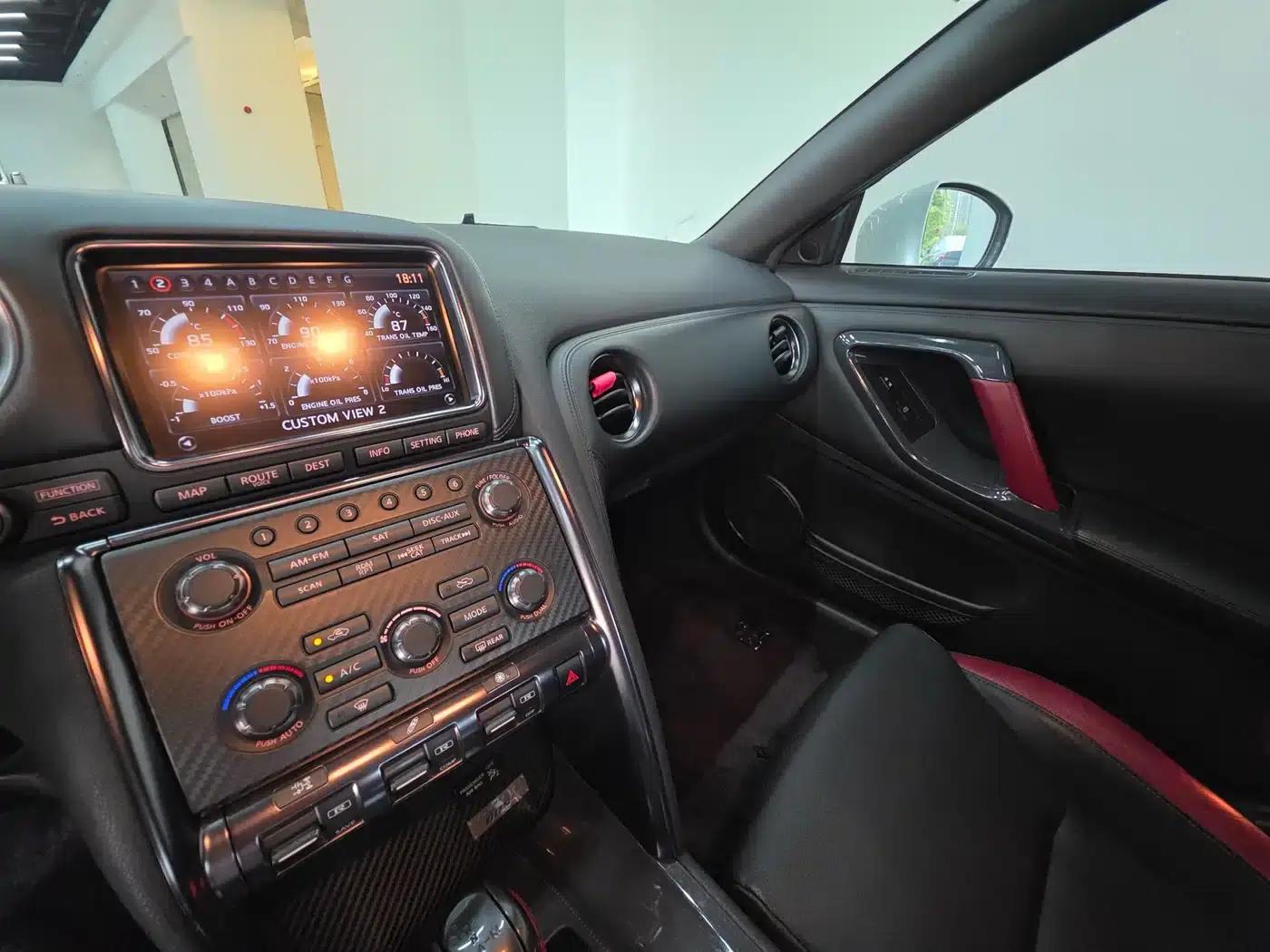 2012 Nissan GT-R 3.8T US Spec — миниатюра 20