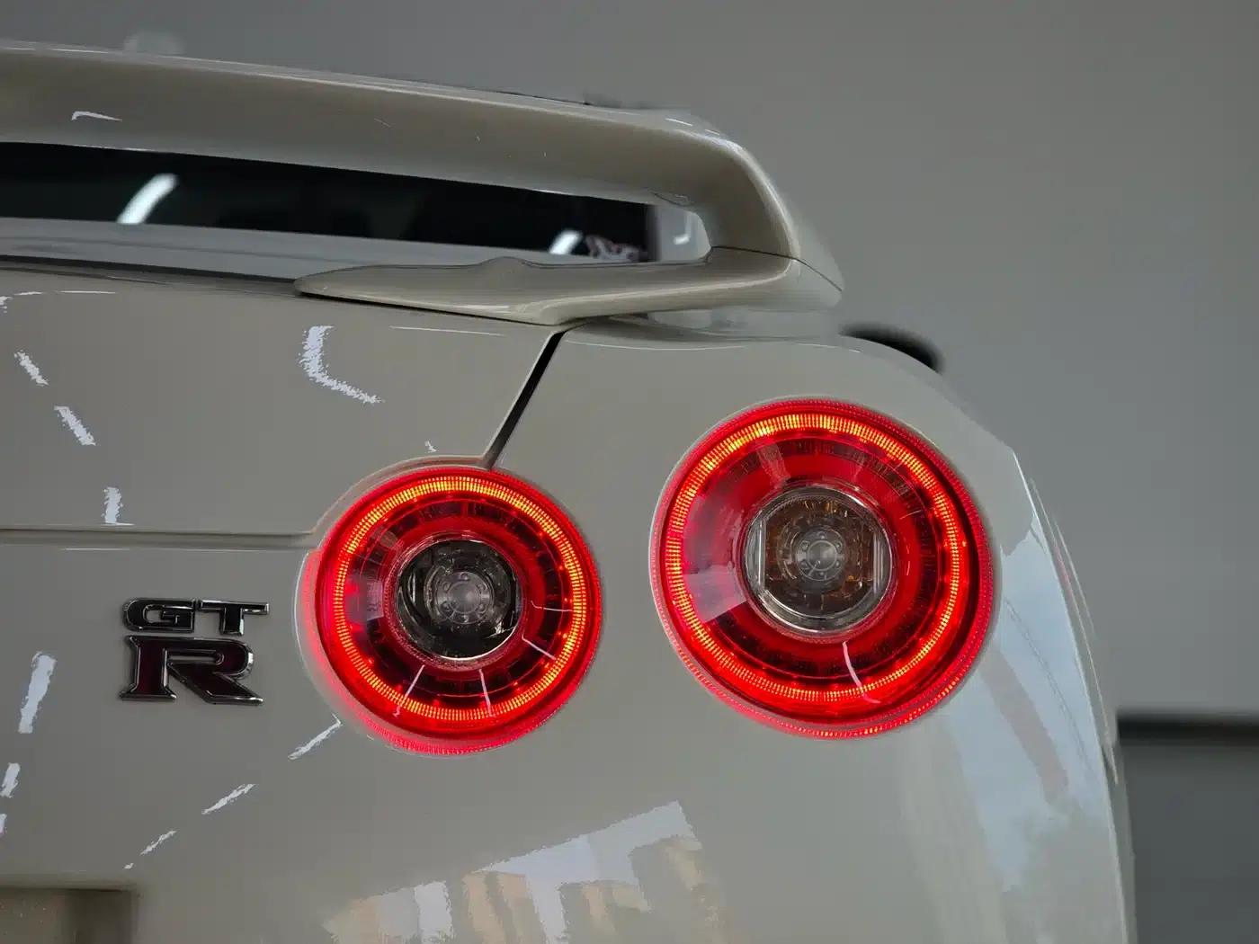 2012 Nissan GT-R 3.8T US Spec — миниатюра 25