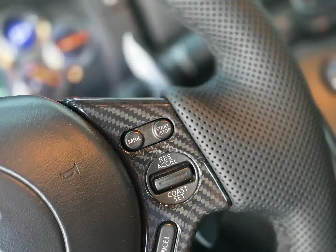 2012 Nissan GT-R 3.8T US Spec — миниатюра 9