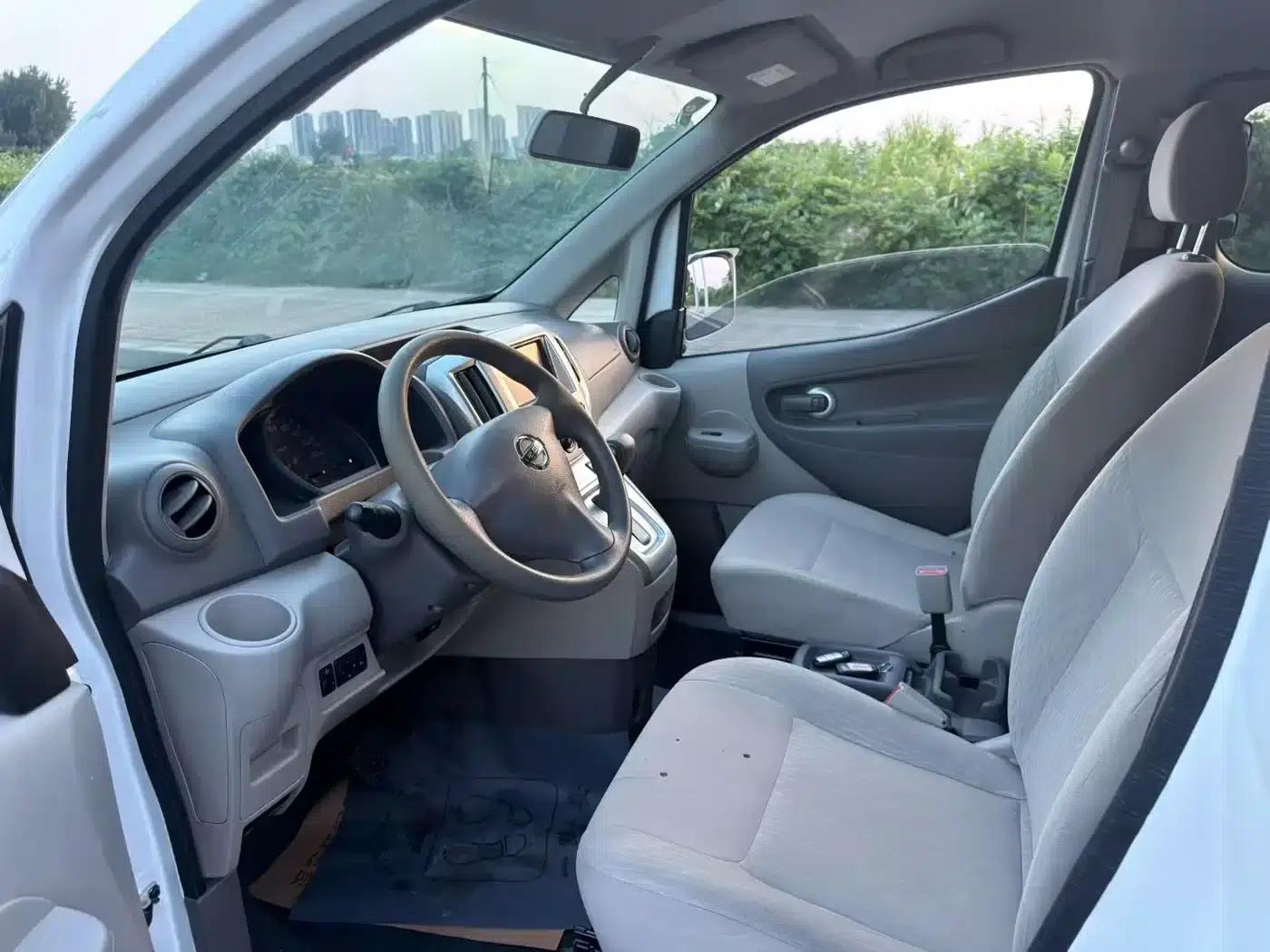 Nissan NV200 2018 1.6L CVT Premium Edition — миниатюра 4