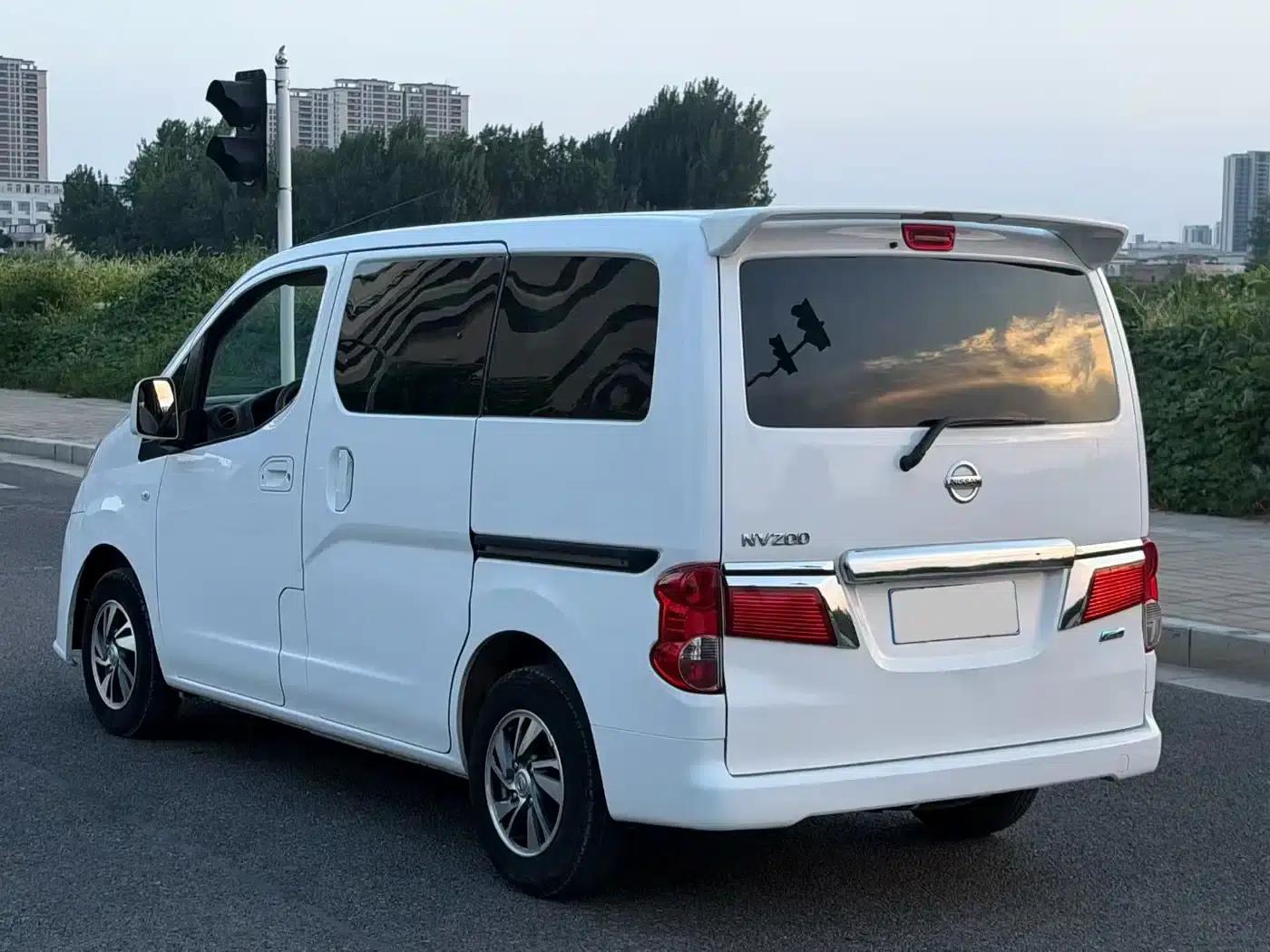 Nissan NV200 2018 1.6L CVT Premium Edition — миниатюра 7