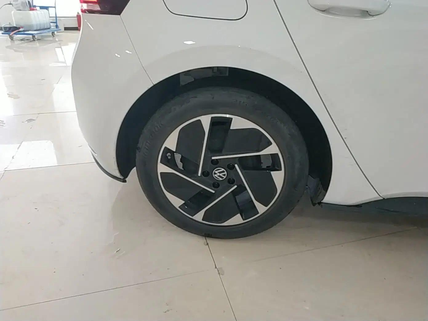 Volkswagen ID.3 2025 Smart Edition Outstanding Model — миниатюра 11