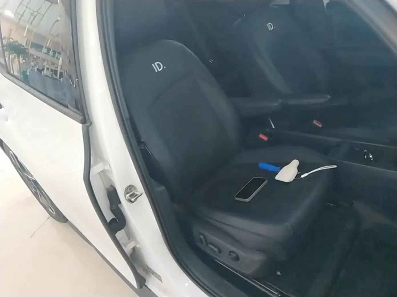 Volkswagen ID.3 2025 Smart Edition Outstanding Model — миниатюра 25