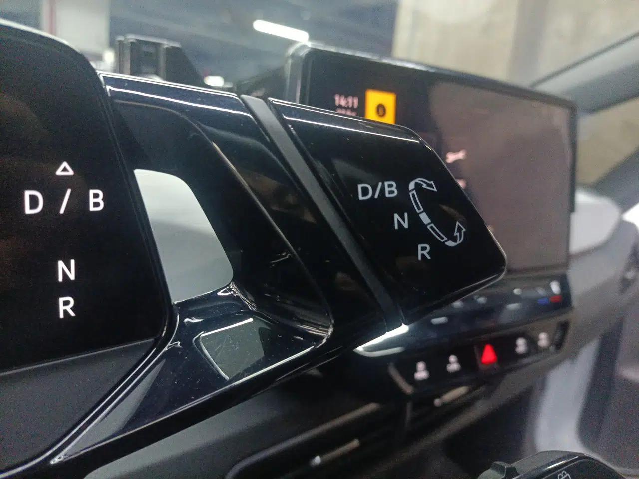 Volkswagen ID.3 2023 Pure Smart Edition — миниатюра 14
