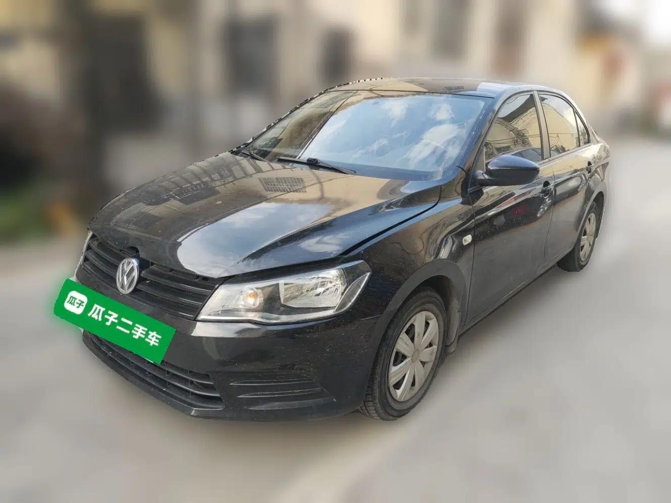 Volkswagen Jetta 2013 1.6L Manual Fashion Edition — миниатюра 1