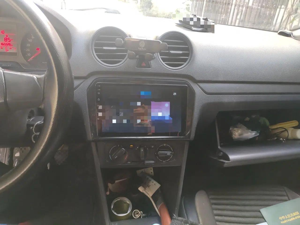 Volkswagen Jetta 2013 1.6L Manual Fashion Edition — миниатюра 13