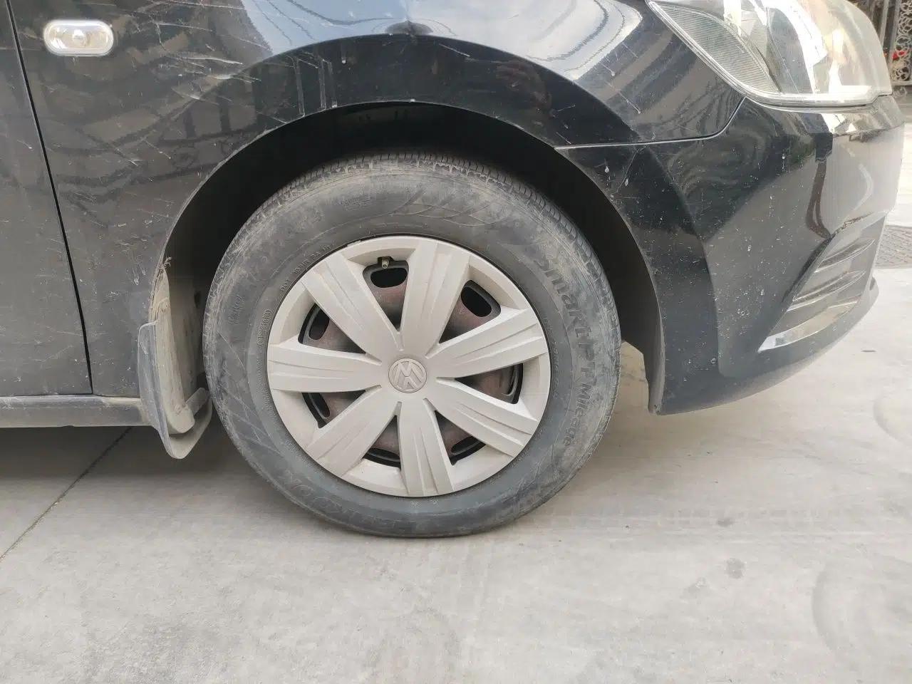 Volkswagen Jetta 2013 1.6L Manual Fashion Edition — миниатюра 8