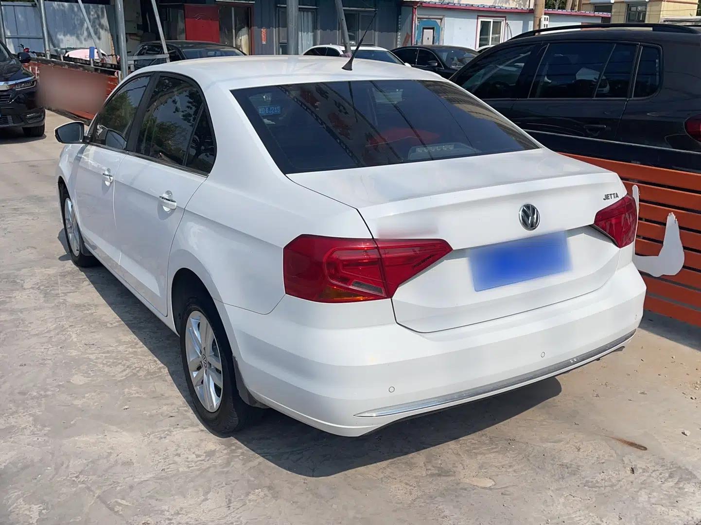Volkswagen Jetta 2017 1.4L Manual Comfort Model — миниатюра 5