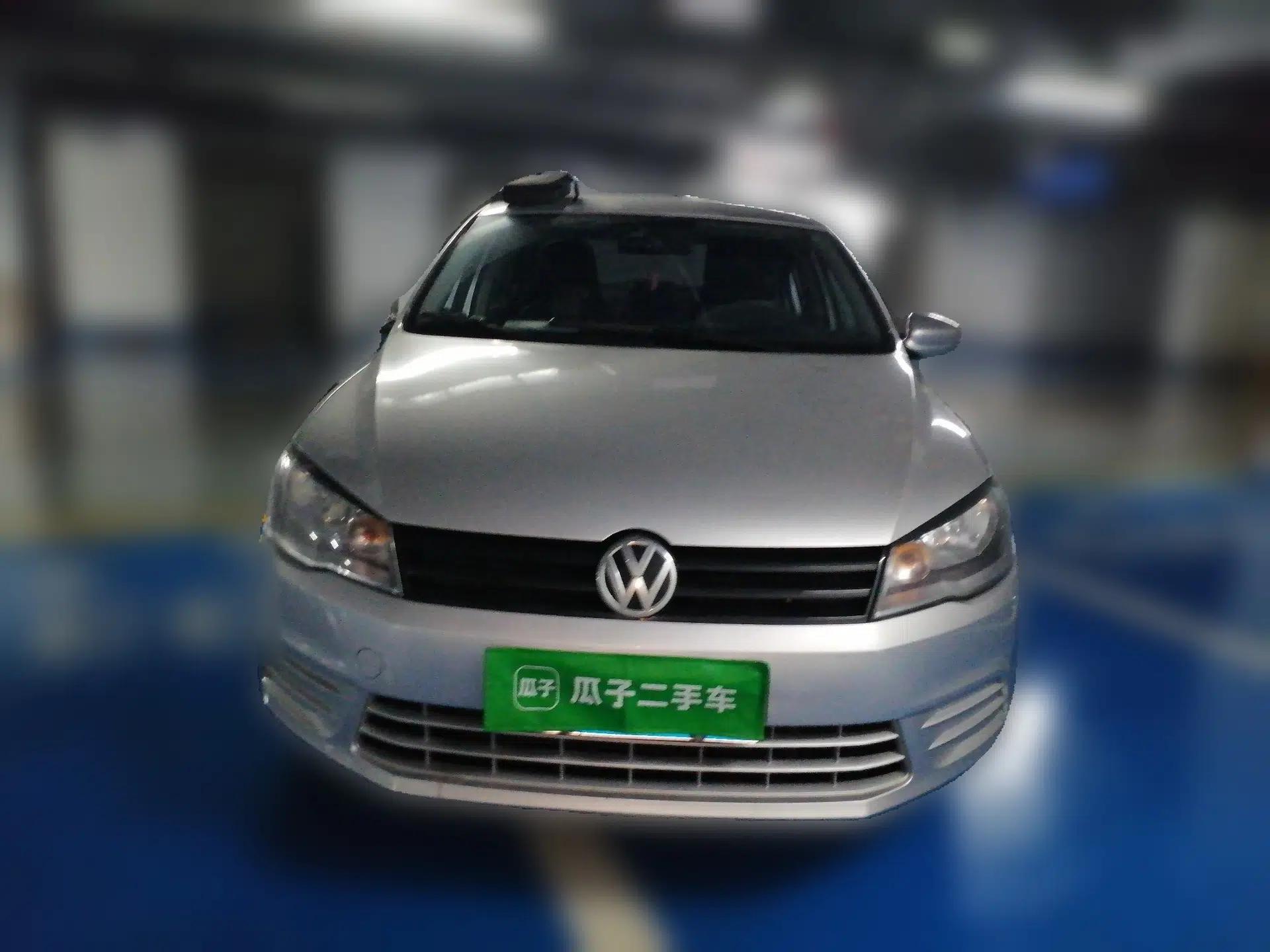 Volkswagen Jetta 2015 1.6L Manual Fashion Edition — миниатюра 2