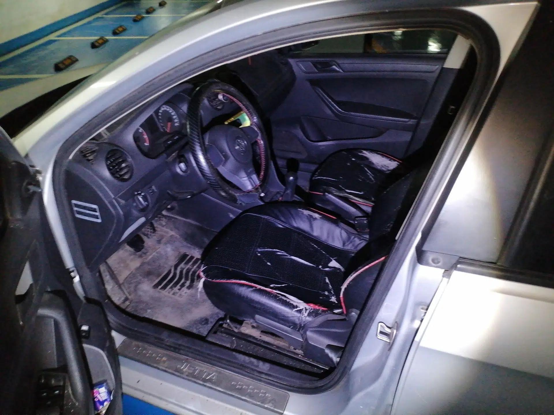 Volkswagen Jetta 2015 1.6L Manual Fashion Edition — миниатюра 15