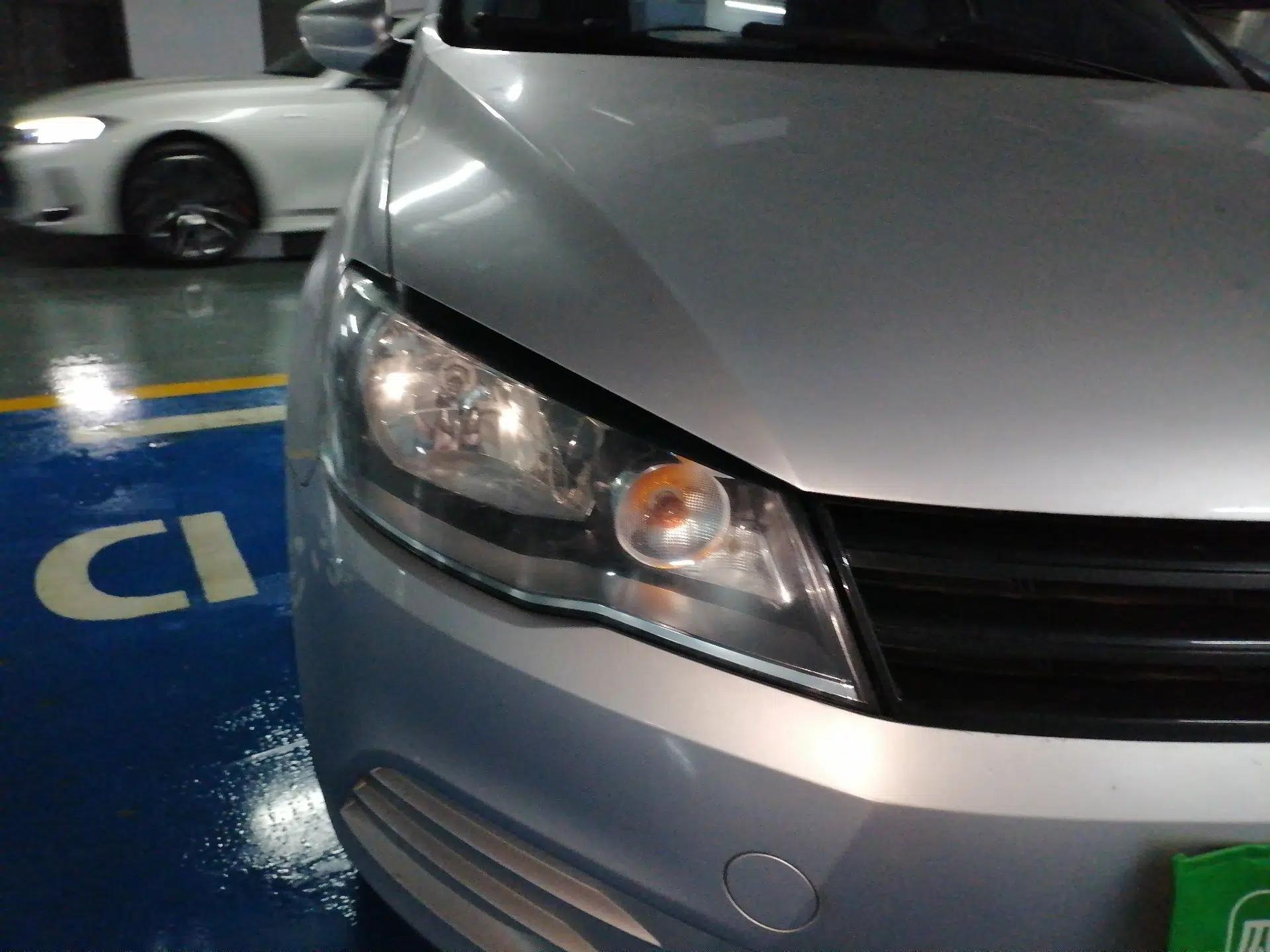 Volkswagen Jetta 2015 1.6L Manual Fashion Edition — миниатюра 7