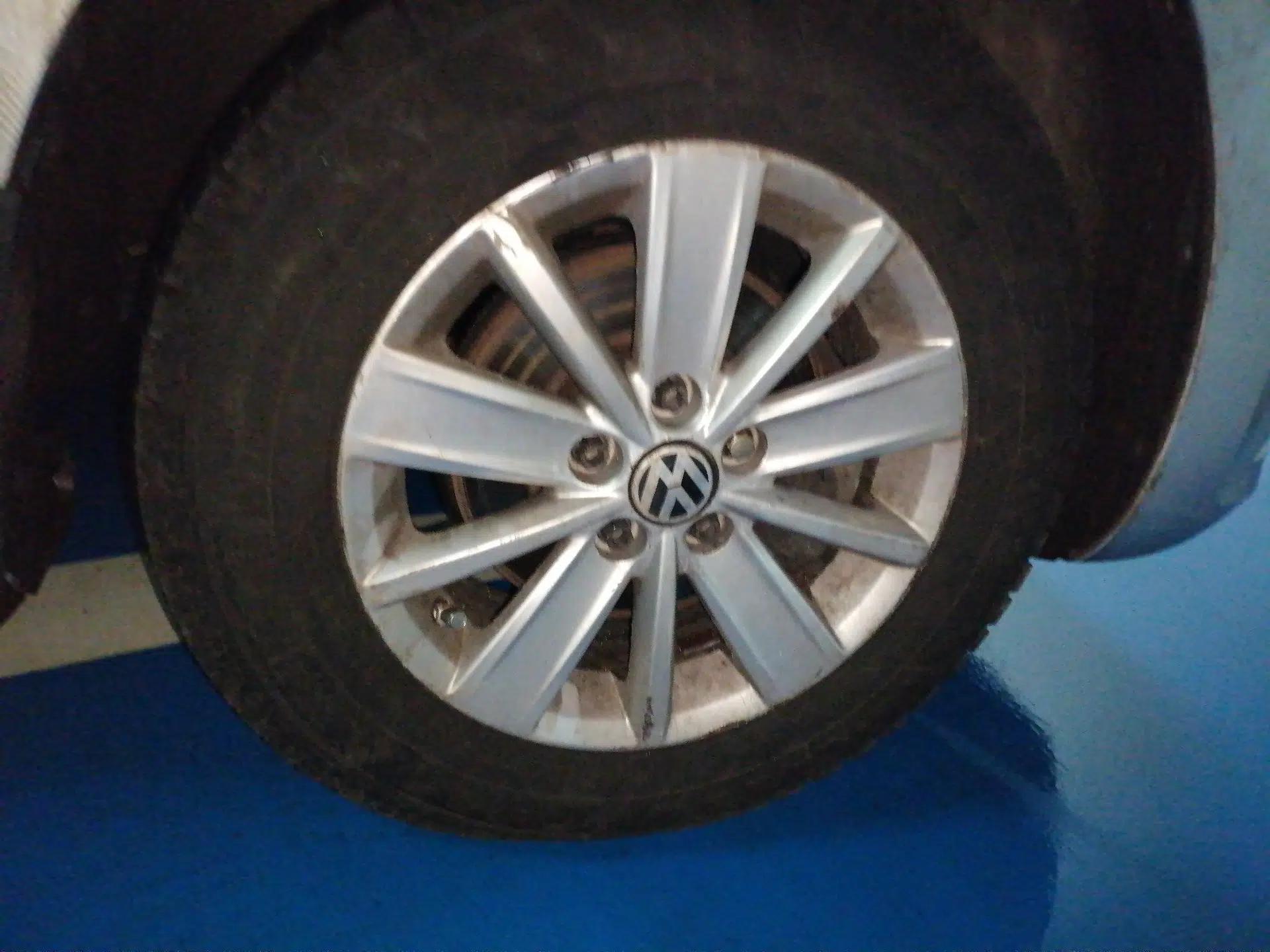 Volkswagen Jetta 2015 1.6L Manual Fashion Edition — миниатюра 8