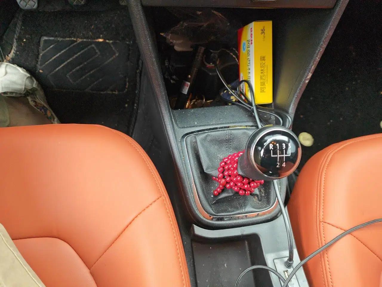 Volkswagen Jetta 2013 1.6L Manual Comfort Model — миниатюра 14