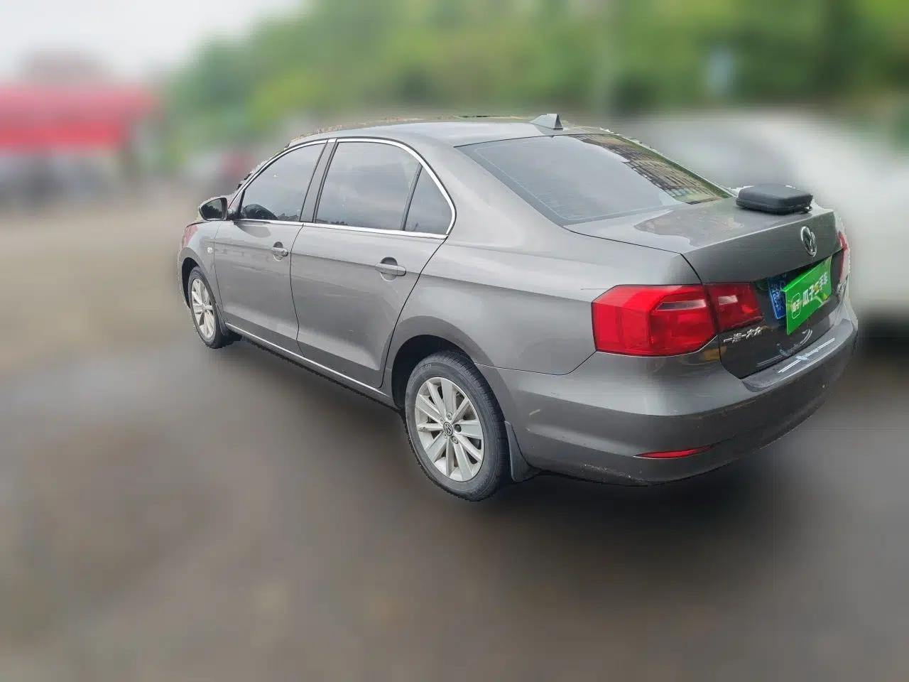 Volkswagen Jetta 2013 1.6L Manual Comfort Model — миниатюра 4