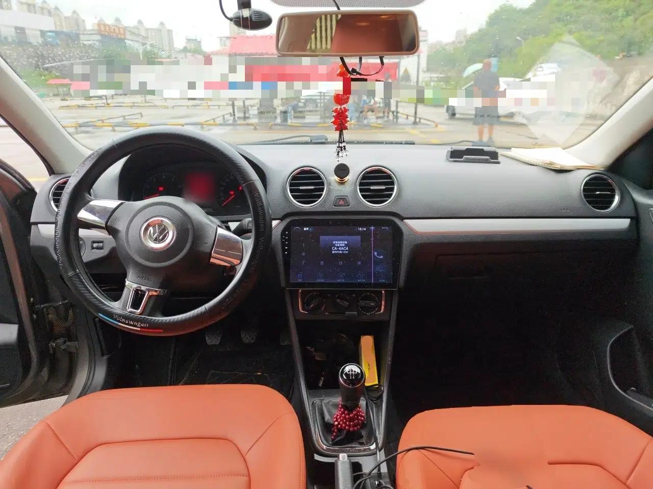 Volkswagen Jetta 2013 1.6L Manual Comfort Model — миниатюра 9