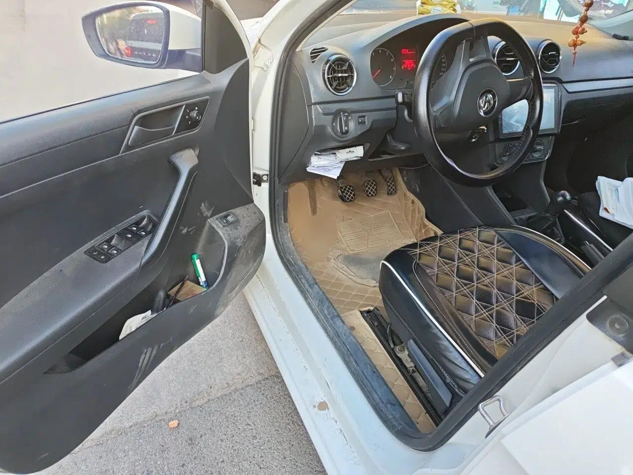 Volkswagen Jetta 2017 1.5L Manual Fashion Edition — миниатюра 16