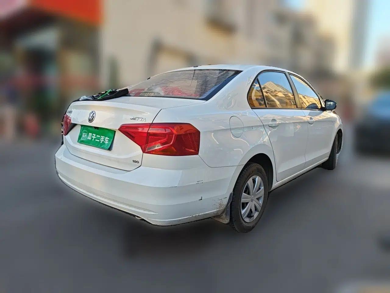 Volkswagen Jetta 2017 1.5L Manual Fashion Edition — миниатюра 6
