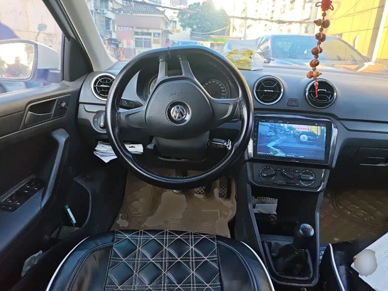 Volkswagen Jetta 2017 1.5L Manual Fashion Edition — миниатюра 10