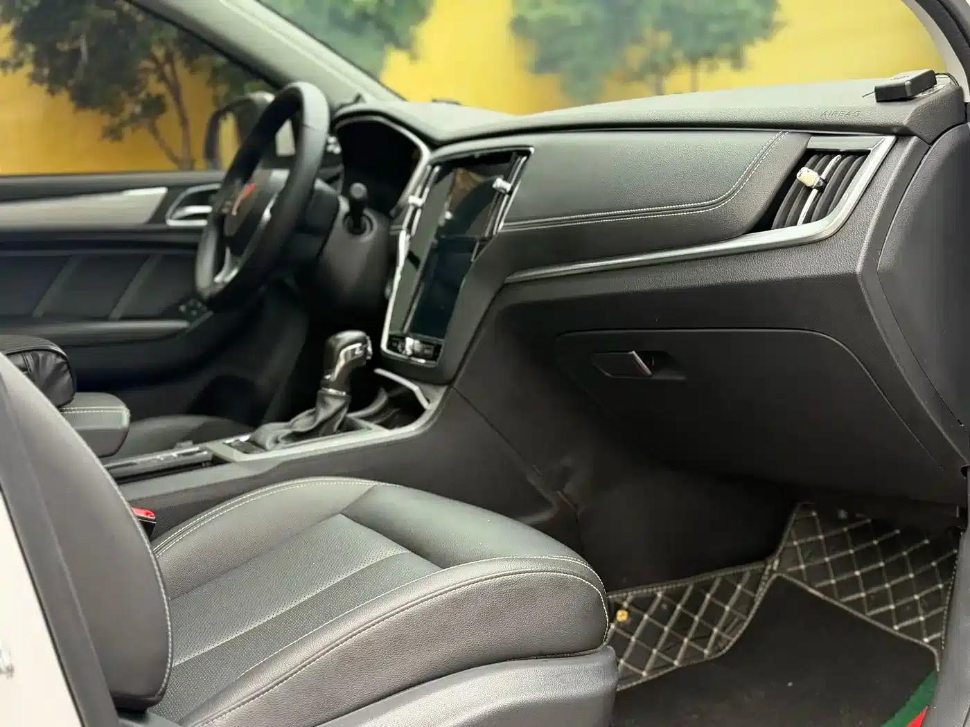 Roewe RX5 2020 20T Automatic 4G Connected Super Flagship Edition — миниатюра 3