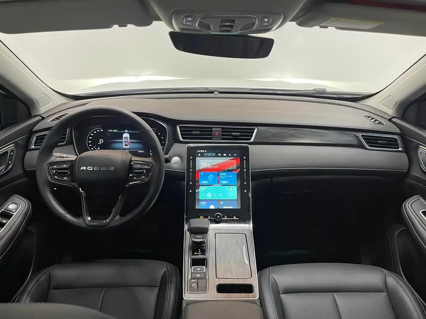 Roewe RX5 2025 PLUS 330TGI Automatic Trendsetting Smart Edition — миниатюра 6