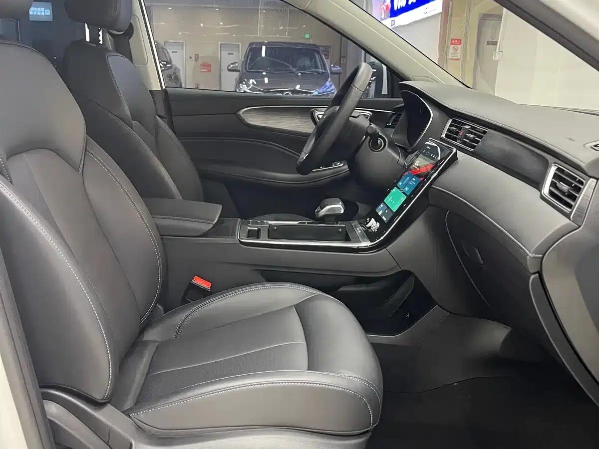 Roewe RX5 2025 PLUS 330TGI Automatic Trendsetting Smart Edition — миниатюра 9