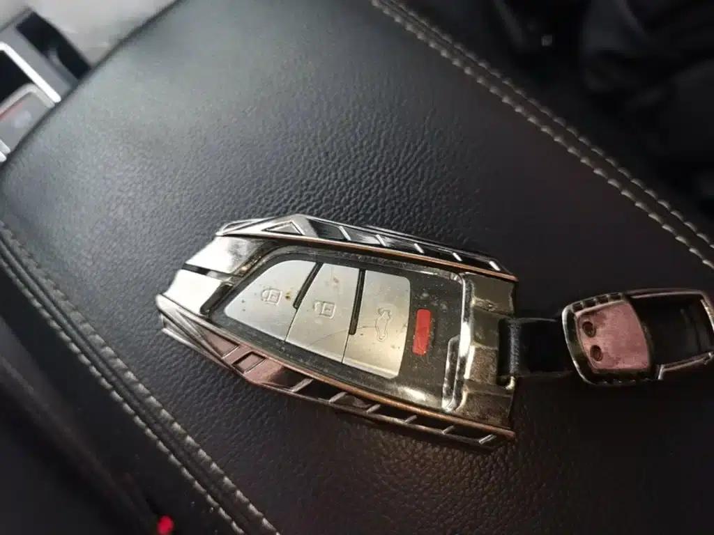 Roewe RX5 2020 20T Automatic 4G Connected Super Flagship Edition — миниатюра 15