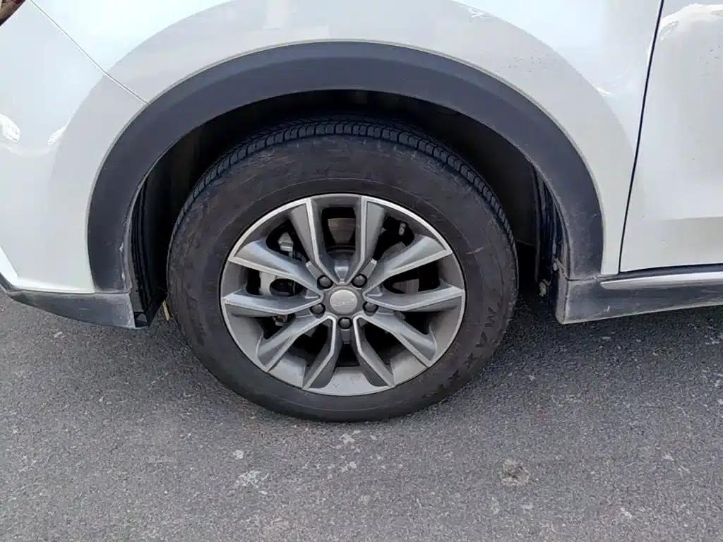 Roewe RX5 2023 PLUS 330TGI Automatic Trendsetting Smart Edition — миниатюра 23